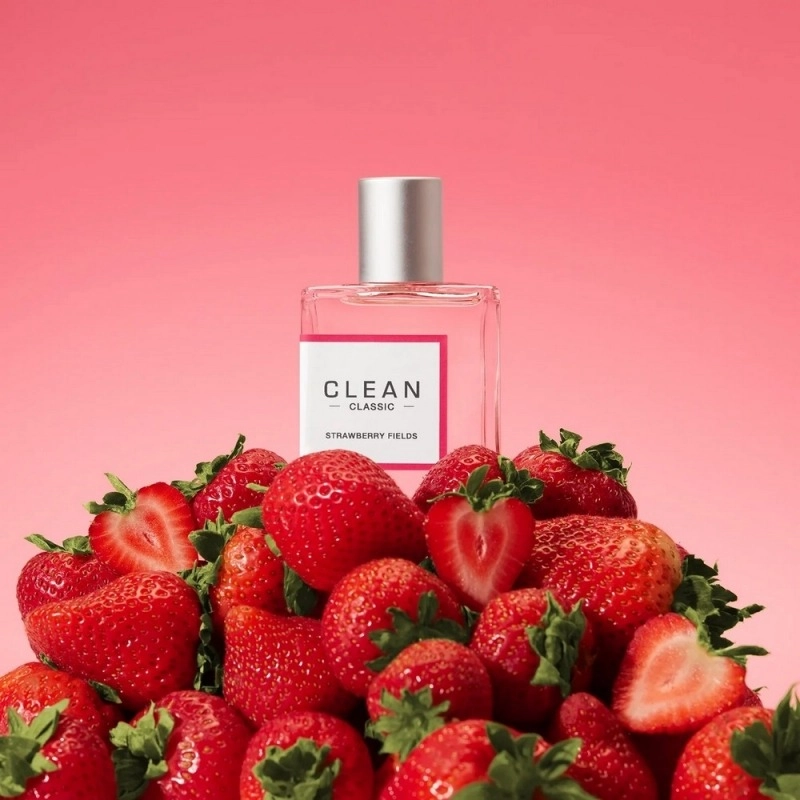 Фото Clean Strawberry Fields