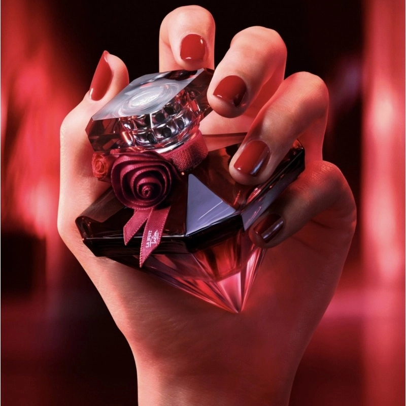 Фото Lancôme La Nuit Tresor Rouge Drama