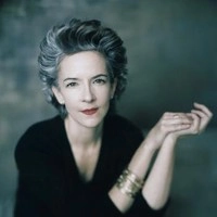 Парфюмерный бизнесмен Catherine Walsh (Кэтрин Уолш)