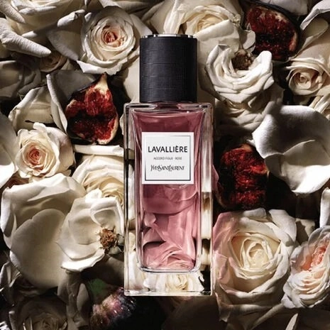 Фото Yves Saint Laurent Lavalliere
