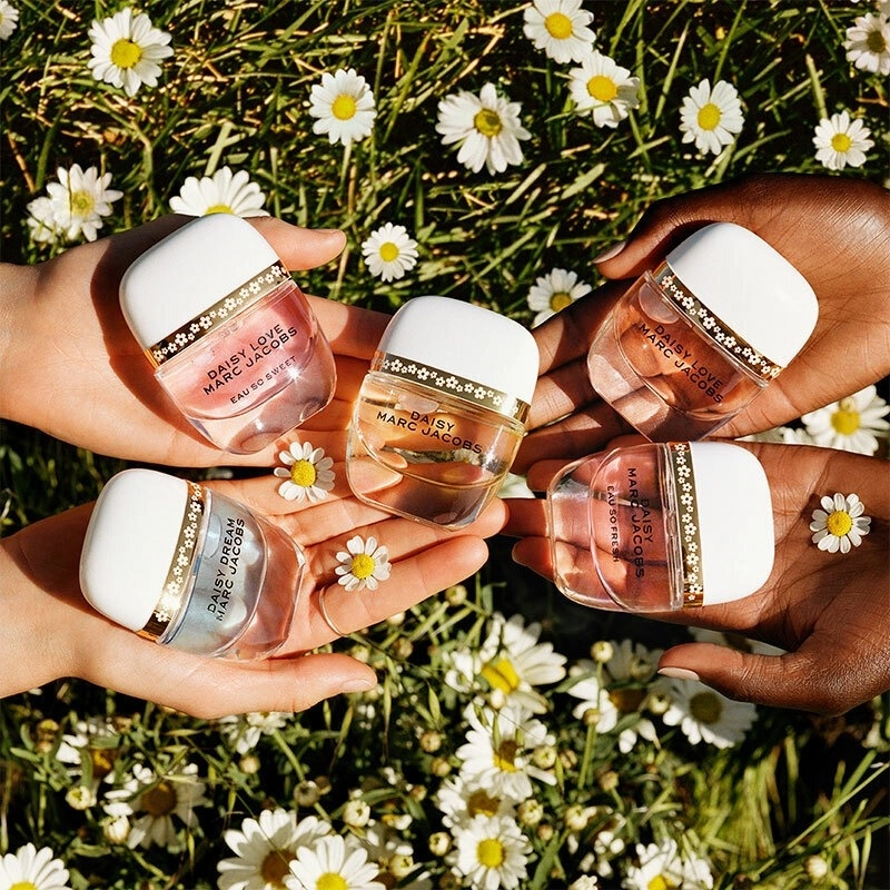 Фото Marc Jacobs Daisy Petals