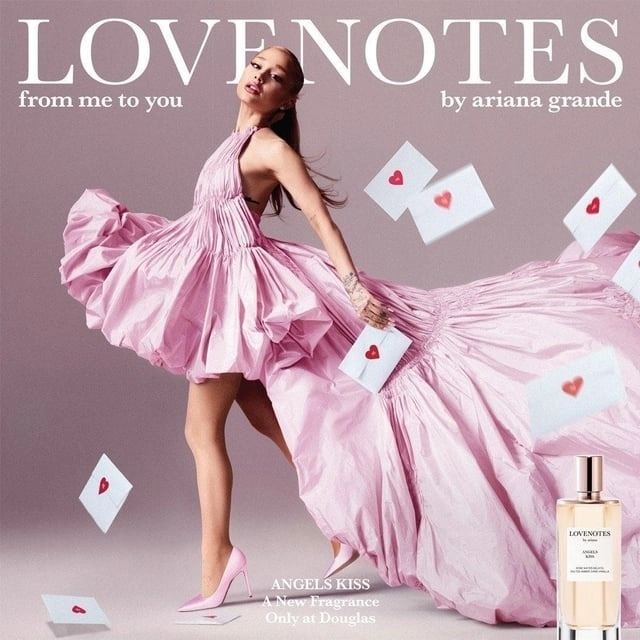 Фото Ariana Grande Angels Kiss