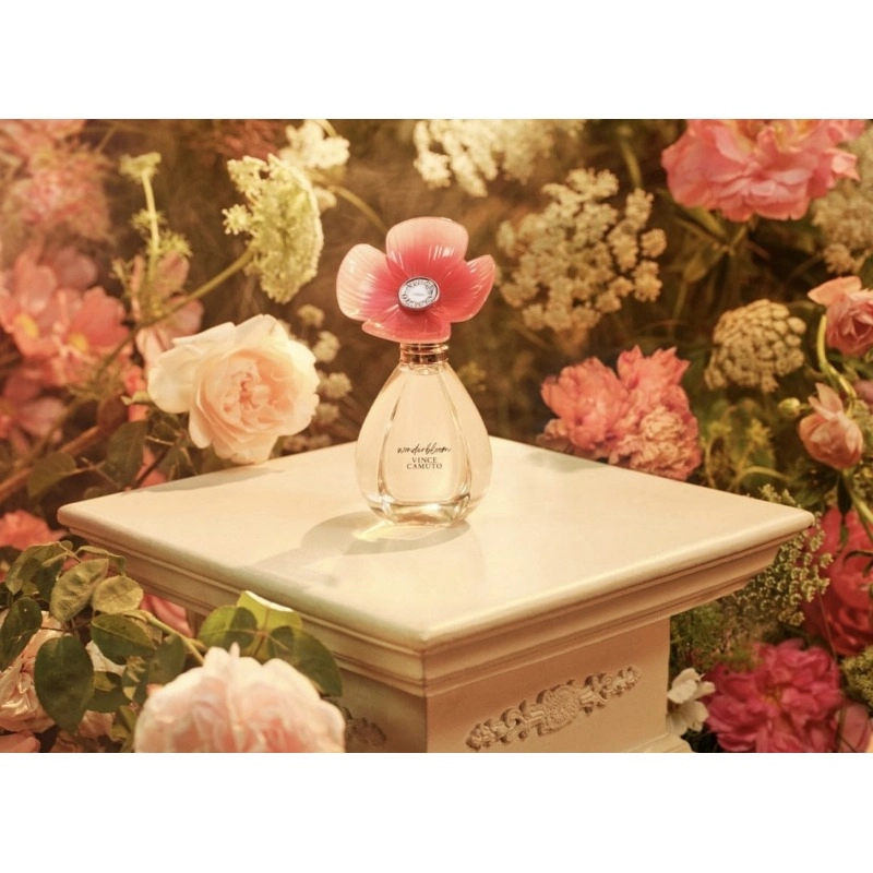 Фото Vince Camuto Wonderbloom