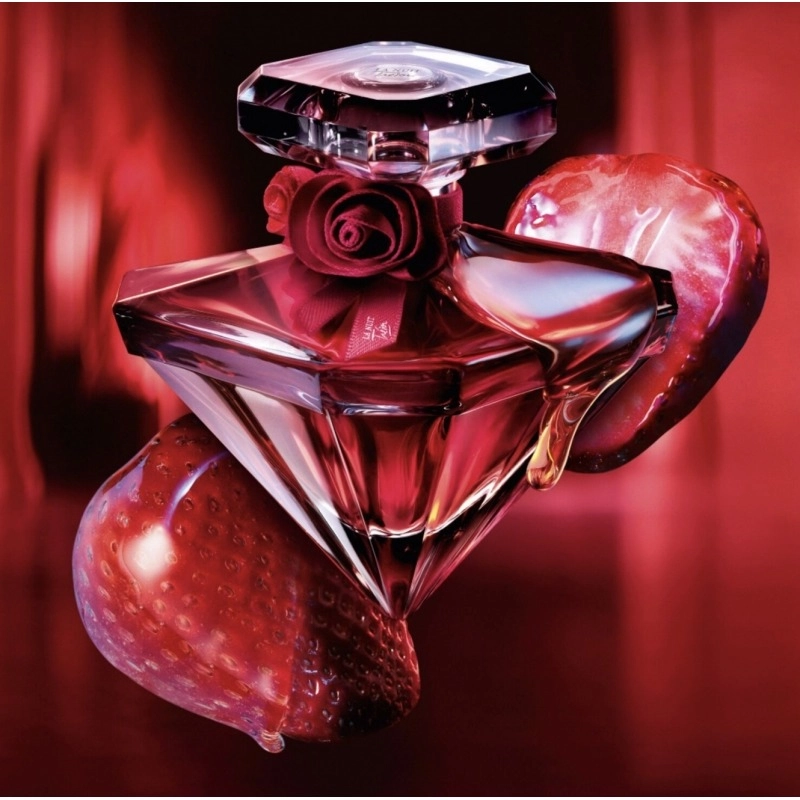 Фото Lancôme La Nuit Tresor Rouge Drama