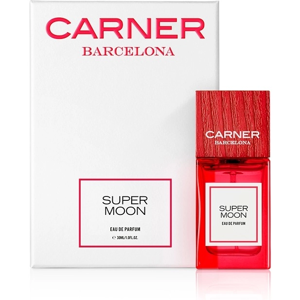 Фото Carner Barcelona Super Moon