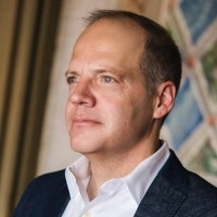 Старший парфюмер Stephen Nilsen (Стивен Нильсен)