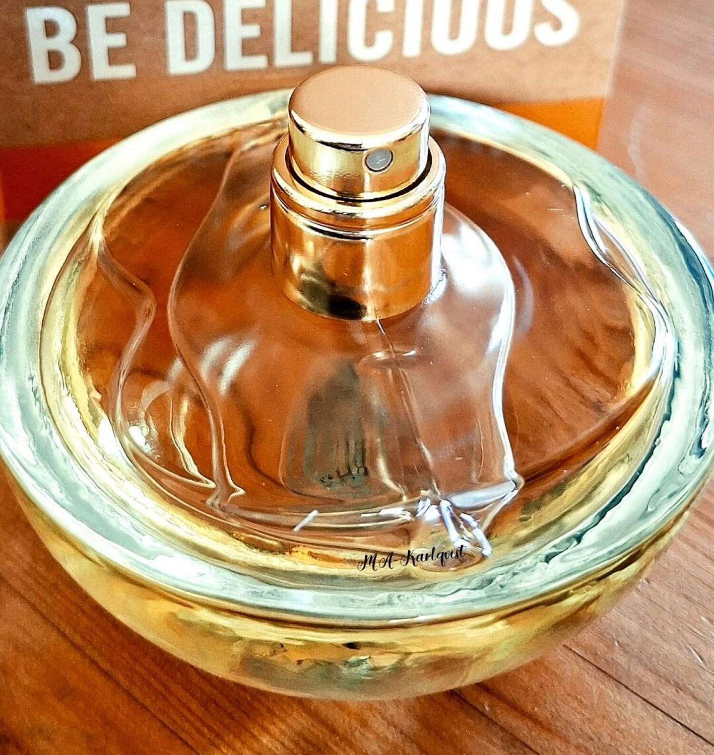 DKNY Golden Delicious