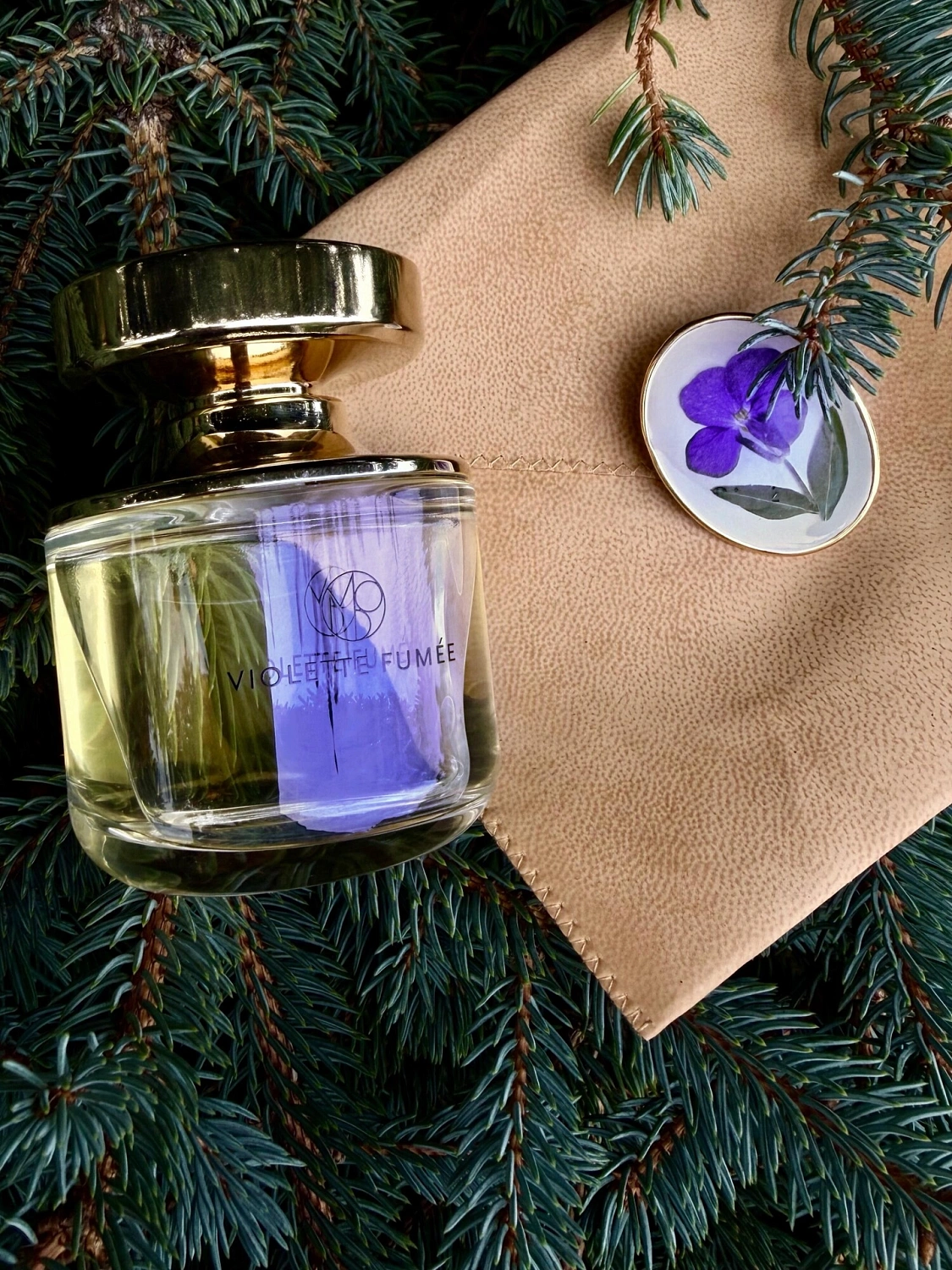 Mona di Orio Violette Fumee