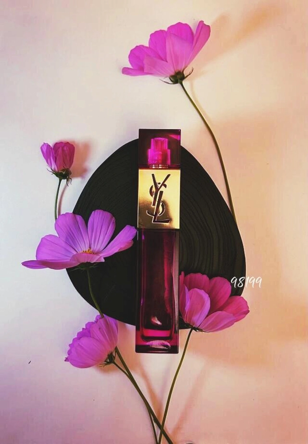 Yves Saint Laurent Elle 2024