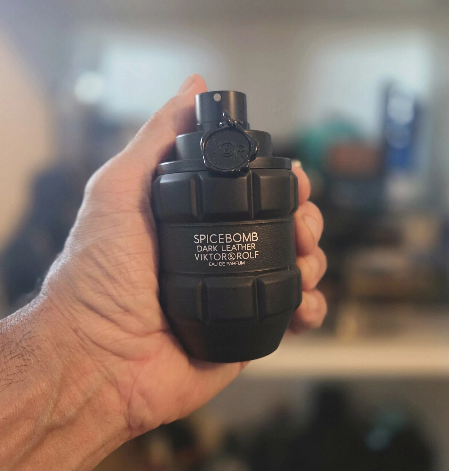 Viktor & Rolf Spicebomb Dark Leather